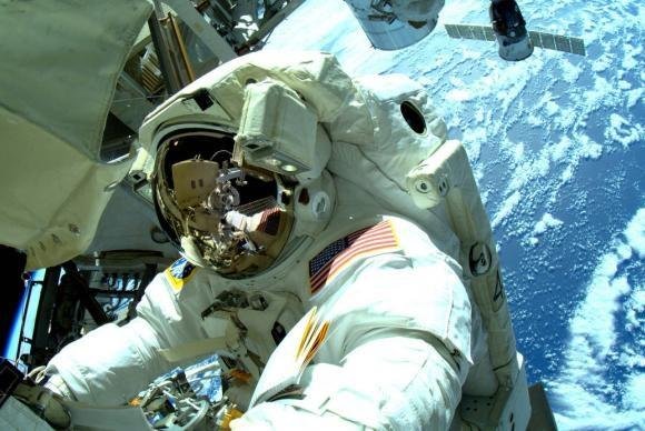 Trump pede &agrave; Nasa que envie novamente astronautas americanos &agrave; Lua