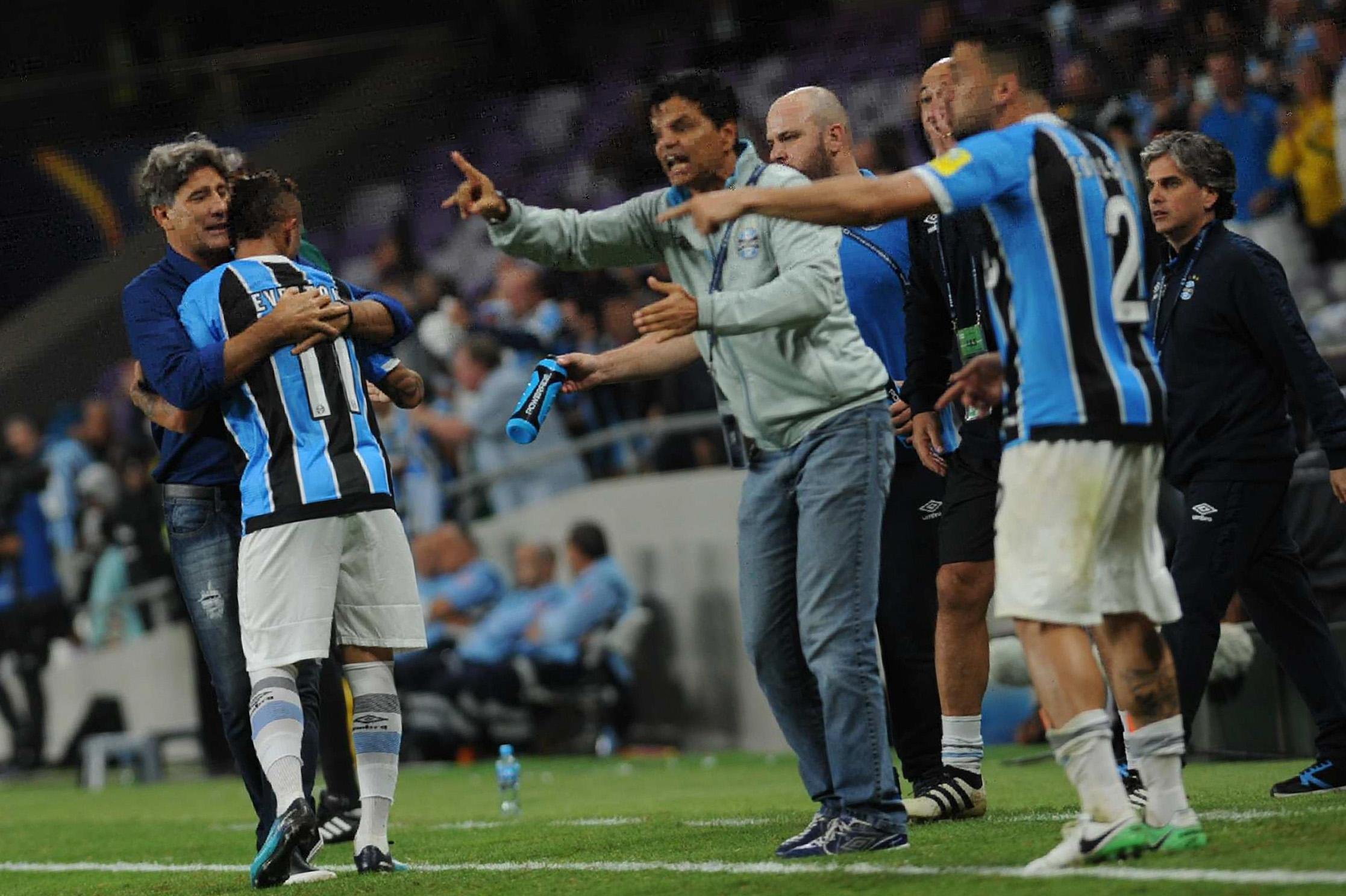 T&eacute;cnico promete que Gr&ecirc;mio "vai brigar muito" pelo t&iacute;tulo em Abu Dhabi