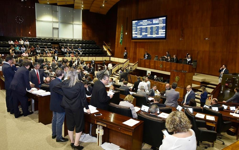 Assembleia deve votar projetos do IPE e do empr&eacute;stimo para o 13&ordm; na pr&oacute;xima semana