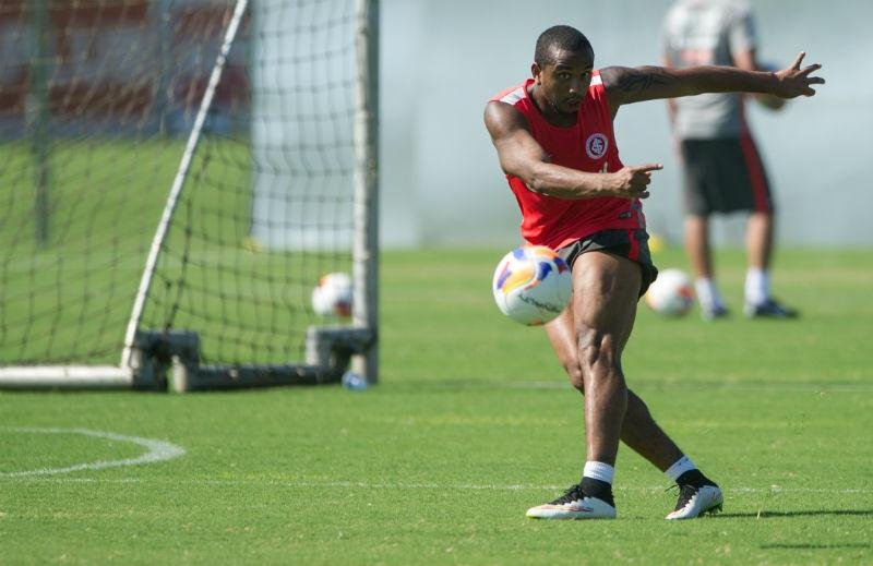 Anderson avisa que n&atilde;o aceitar&aacute; rescis&atilde;o