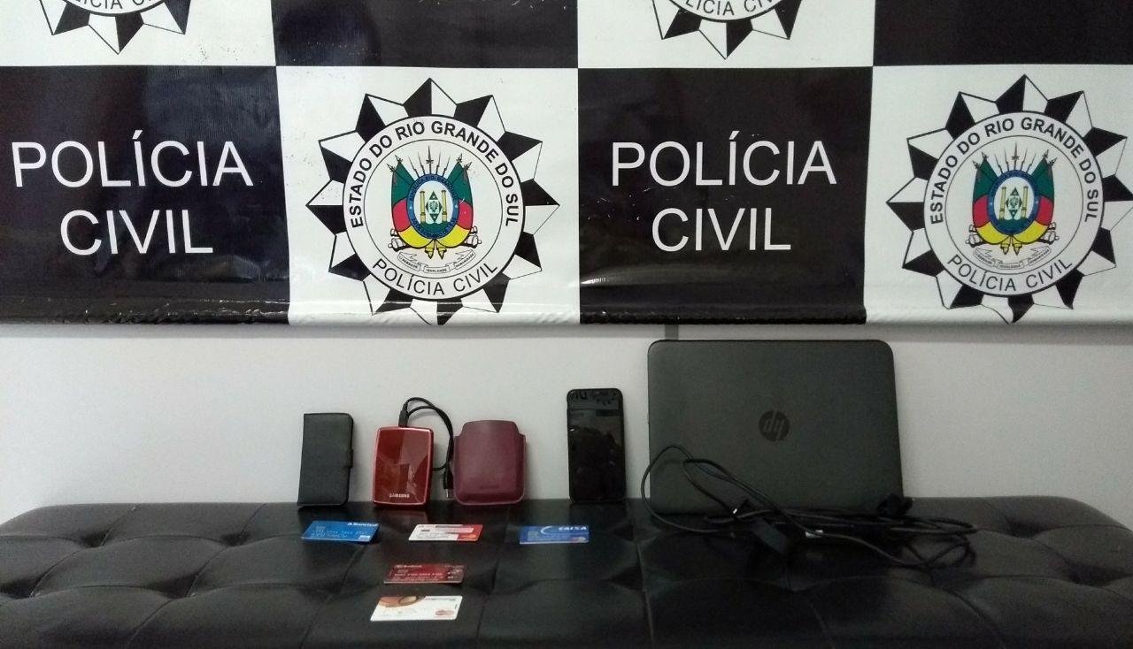 Notebook, celulares e HD externo foram apreendidos na resid&ecirc;ncia do casal
