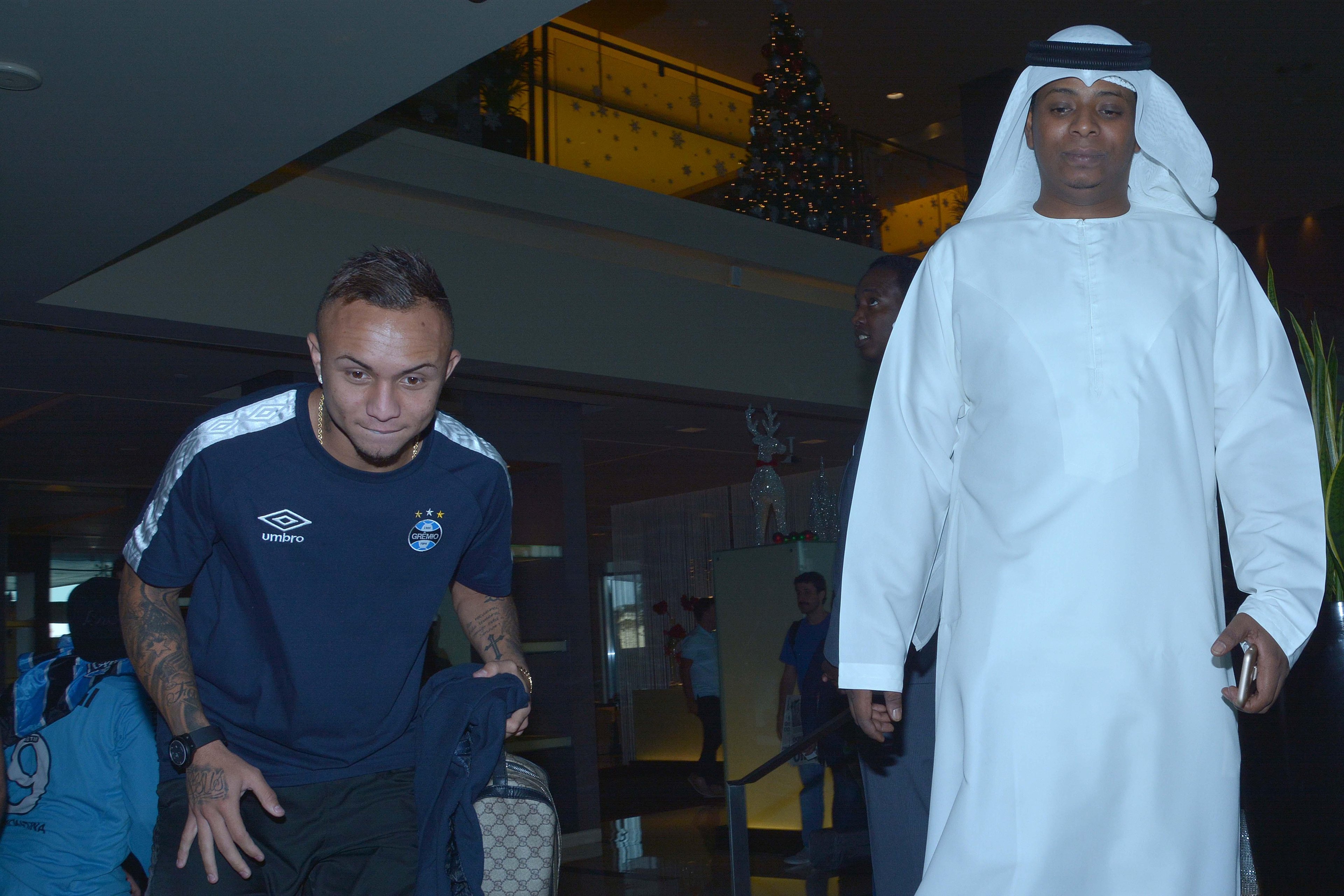 Her&oacute;i da classifica&ccedil;&atilde;o, Everton desembarcou com a delega&ccedil;&atilde;o em Abu Dhabi