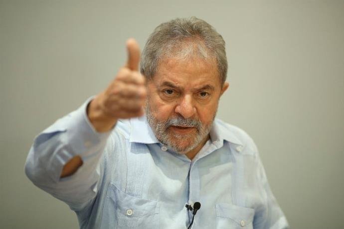 "N&atilde;o quero ser candidato se for culpado", afirma Lula em reuni&atilde;o com bancadas