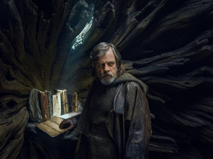 Mark Hamill volta a viver Luke Skywalker no longa