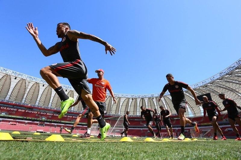 A pedido de Odair, Inter tenta enxugar plantel para 2018
