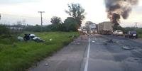 Colisão entre caminhonete e caminhão mata homem em Guaíba	