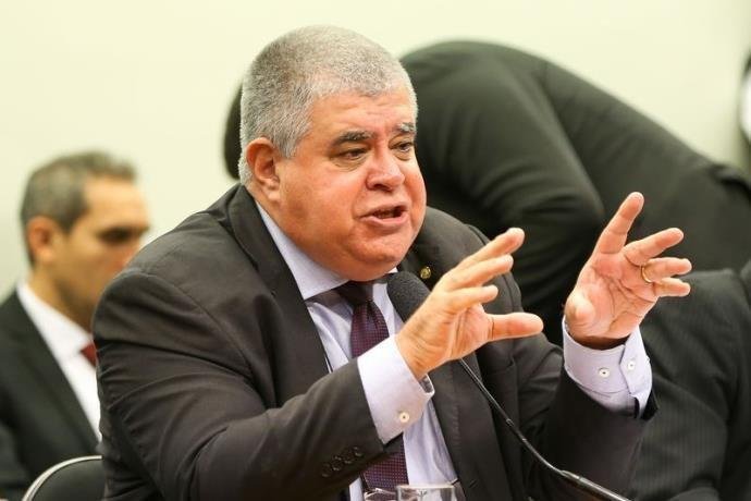 Peemedebista admitiu dificuldade aprovar PEC na pr&oacute;xima semana com corredores da C&acirc;mara esvaziados