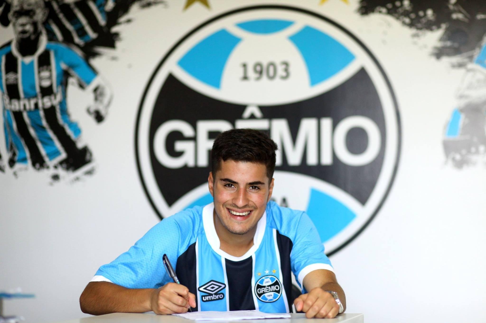 Gr&ecirc;mio anunciou renova&ccedil;&atilde;o do empr&eacute;stimo de Mart&iacute;n Chaves