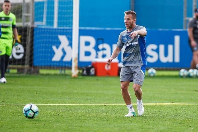 Principais rivais espanh&oacute;is j&aacute; demonstraram o desejo de contratar o volante