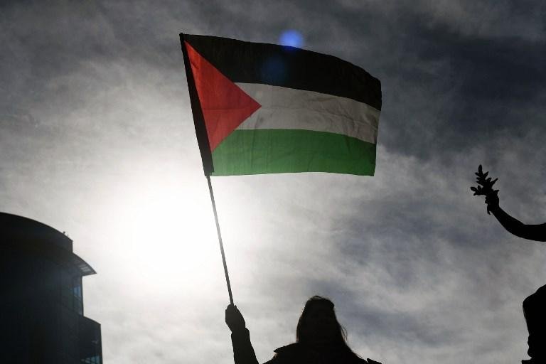 Porta-voz do presidente palestino Mahmud Abbas afirmou que administra&ccedil;&atilde;o americana se excluiu do processo de paz