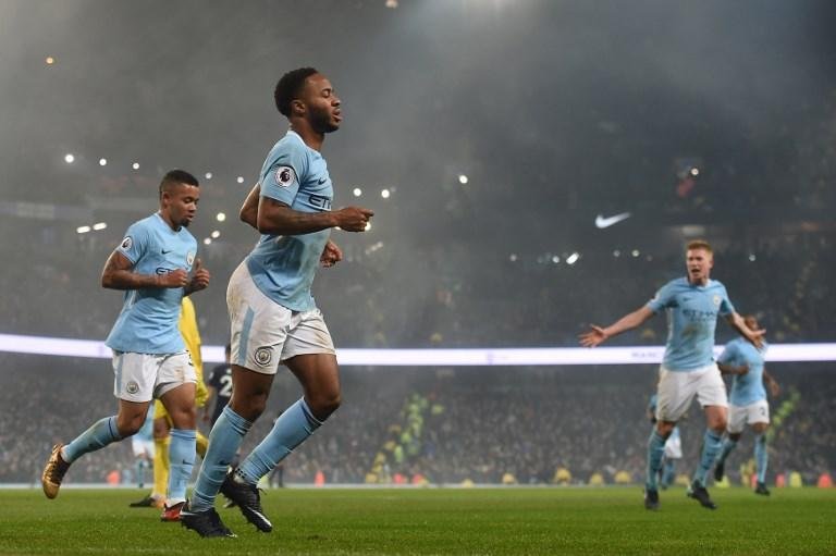 Raheem Sterling marcou dois para o time da casa