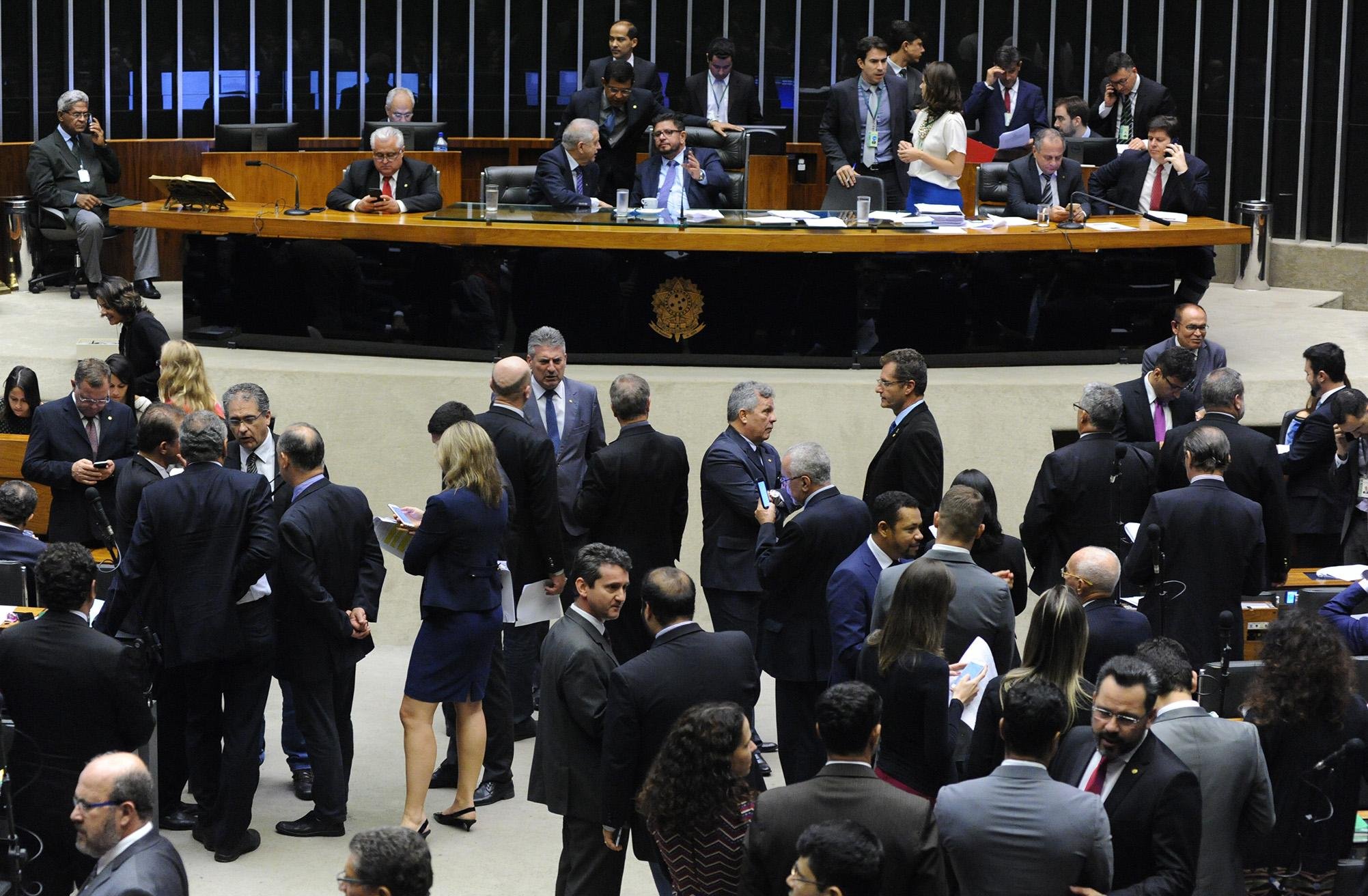 C&acirc;mara analisar&aacute; temas pela &uacute;ltima vez em 2017
