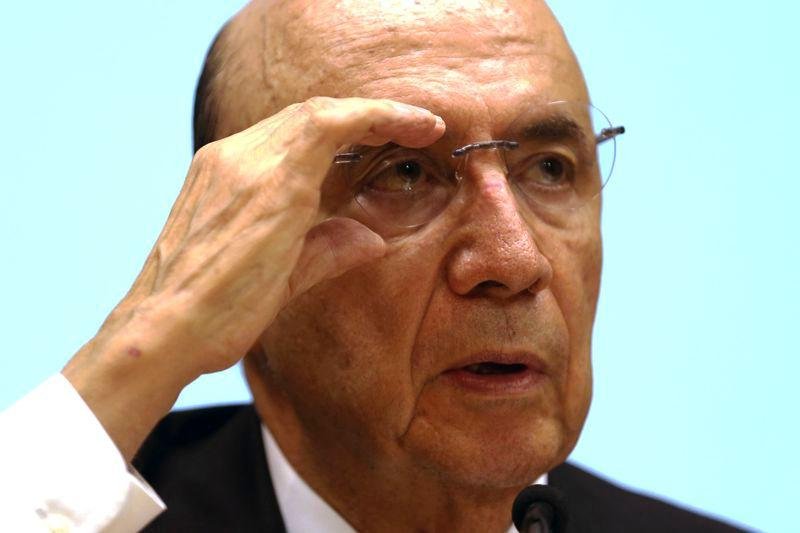 Meirelles diz que taxa de desemprego caminha para um d&iacute;gito 