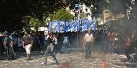 Buenos Aires parou com confrontos de manifestantes e policiais 