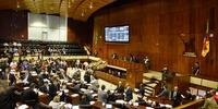 Assembleia Legislativa aprova indenização a servidores por atraso do 13º