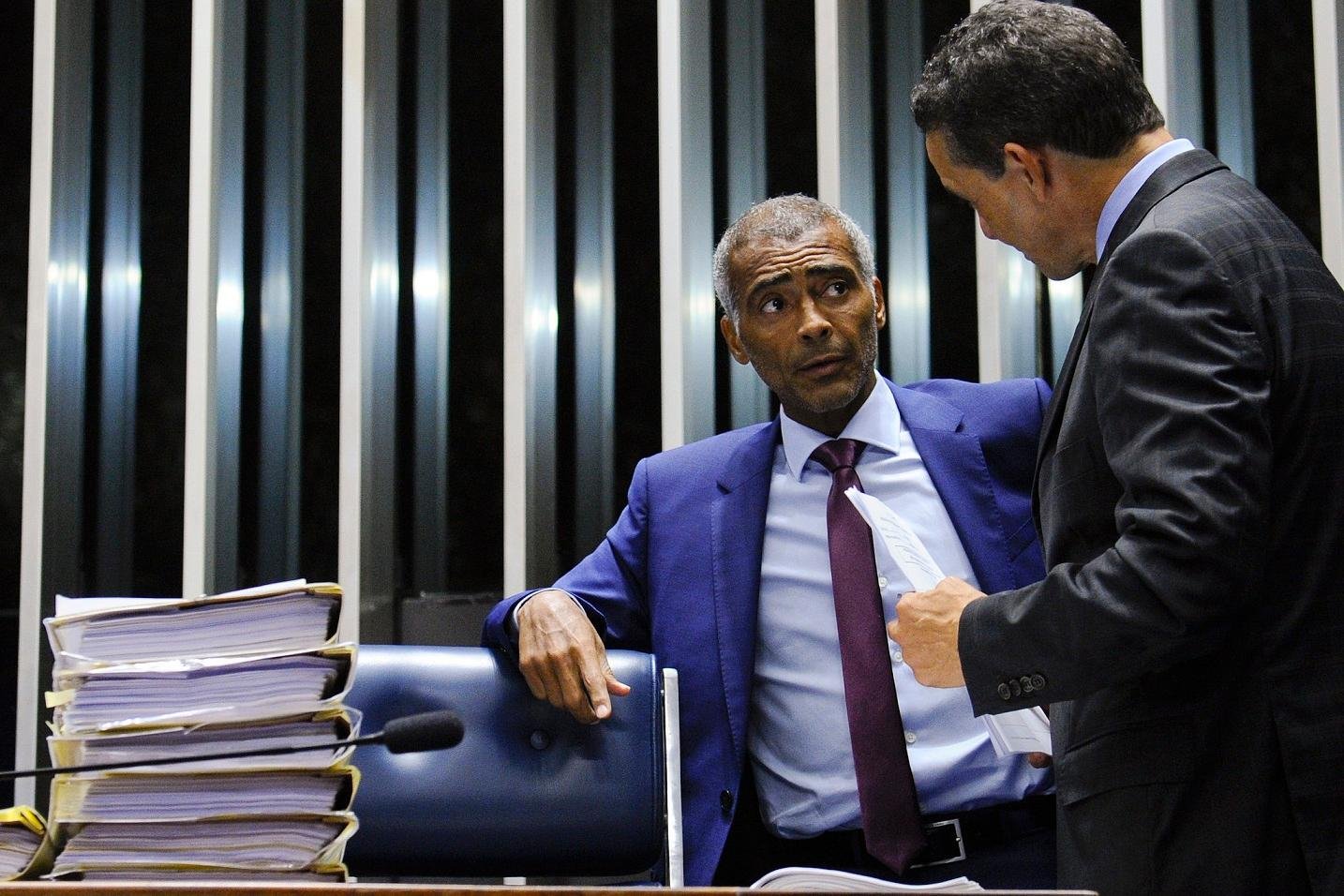 Senador Rom&aacute;rio pediu apoio para concorrer &agrave; presid&ecirc;ncia da CBF