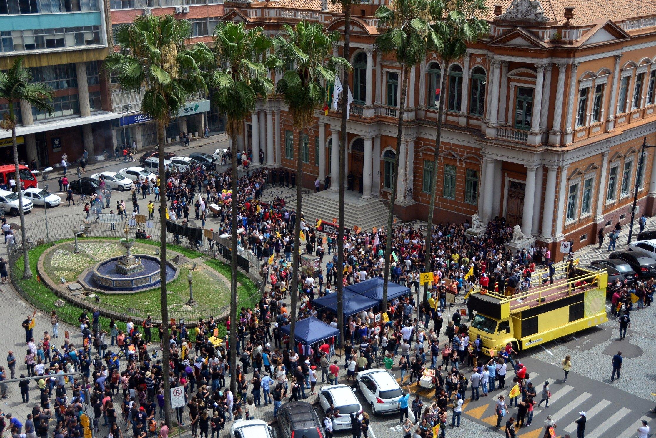 Nova greve dos municip&aacute;rios come&ccedil;a nesta quarta-feira