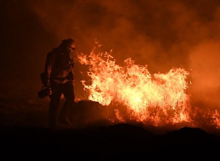 Ventos retornam e Calif&oacute;rnia emite alerta para inc&ecirc;ndio