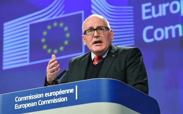 Pol&ocirc;nia &eacute; amea&ccedil;ada com san&ccedil;&otilde;es sem precedentes da UE