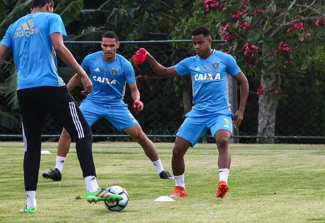 Inter enfrenta concorr&ecirc;ncia de S&atilde;o Paulo e Atl&eacute;tico-MG por Rithely 