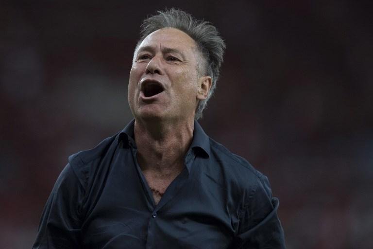 T&eacute;cnico Ariel Holan anuncia sa&iacute;da do Independiente 