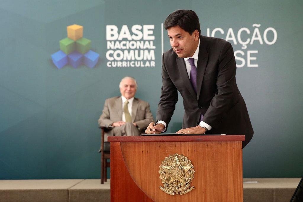 Base Nacional Comum Curricular foi homologada nesta quarta com a presen&ccedil;a de Michel Temer e o ministro da educa&ccedil;&atilde;o, Mendon&ccedil;a Filho