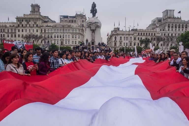Presidente do Peru denuncia "golpe" de Estado no pa&iacute;s