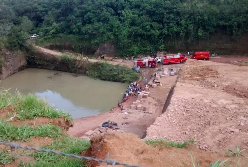 Policial morreu ap&oacute;s viatura cair no a&ccedil;ude