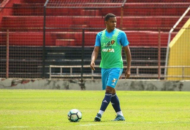 Inter mant&eacute;m esperan&ccedil;a em contar com Rithely em 2018