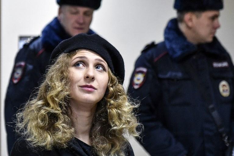 Integrante do Pussy Riot &eacute; condenada a servi&ccedil;os comunit&aacute;rios