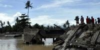 Mais de 200 mortos por tempestade tropical nas Filipinas