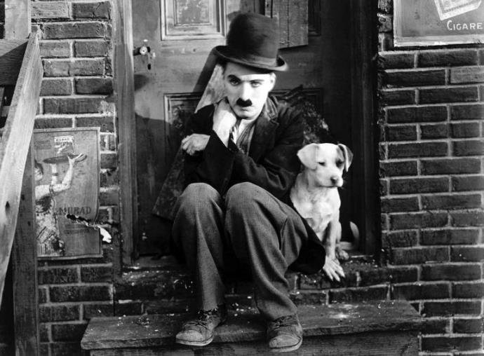Charles Chaplin morreu 40 anos atr&aacute;s, mas sua obra permanece eterna