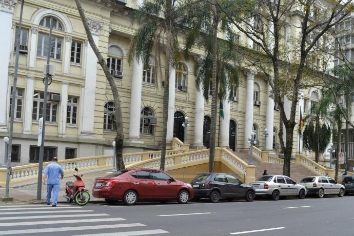 Secretaria da Fazenda vai deixar para janeiro indeniza&ccedil;&atilde;o a servidores por atrasos de sal&aacute;rio