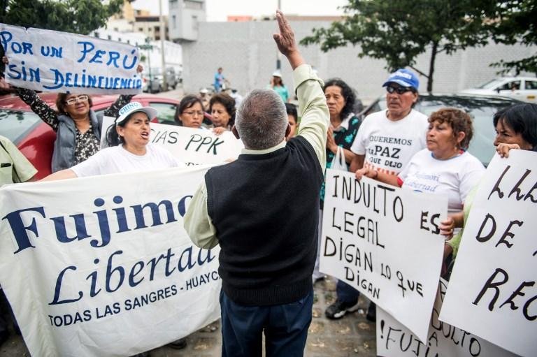 V&iacute;timas da viol&ecirc;ncia criticam indulto a Fujimori
