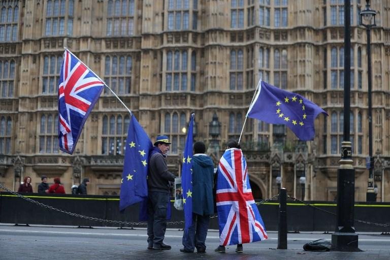 Entre Brexit e Catalunha, nacionalismo testa resist&ecirc;ncia da UE