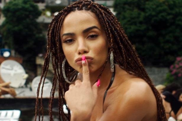 Anitta entra pela primeira vez no top 10 da "Billboard"