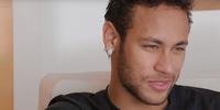 Neymar concedeu entrevista ao ex-colega da Barcelona, Gerard Piqué