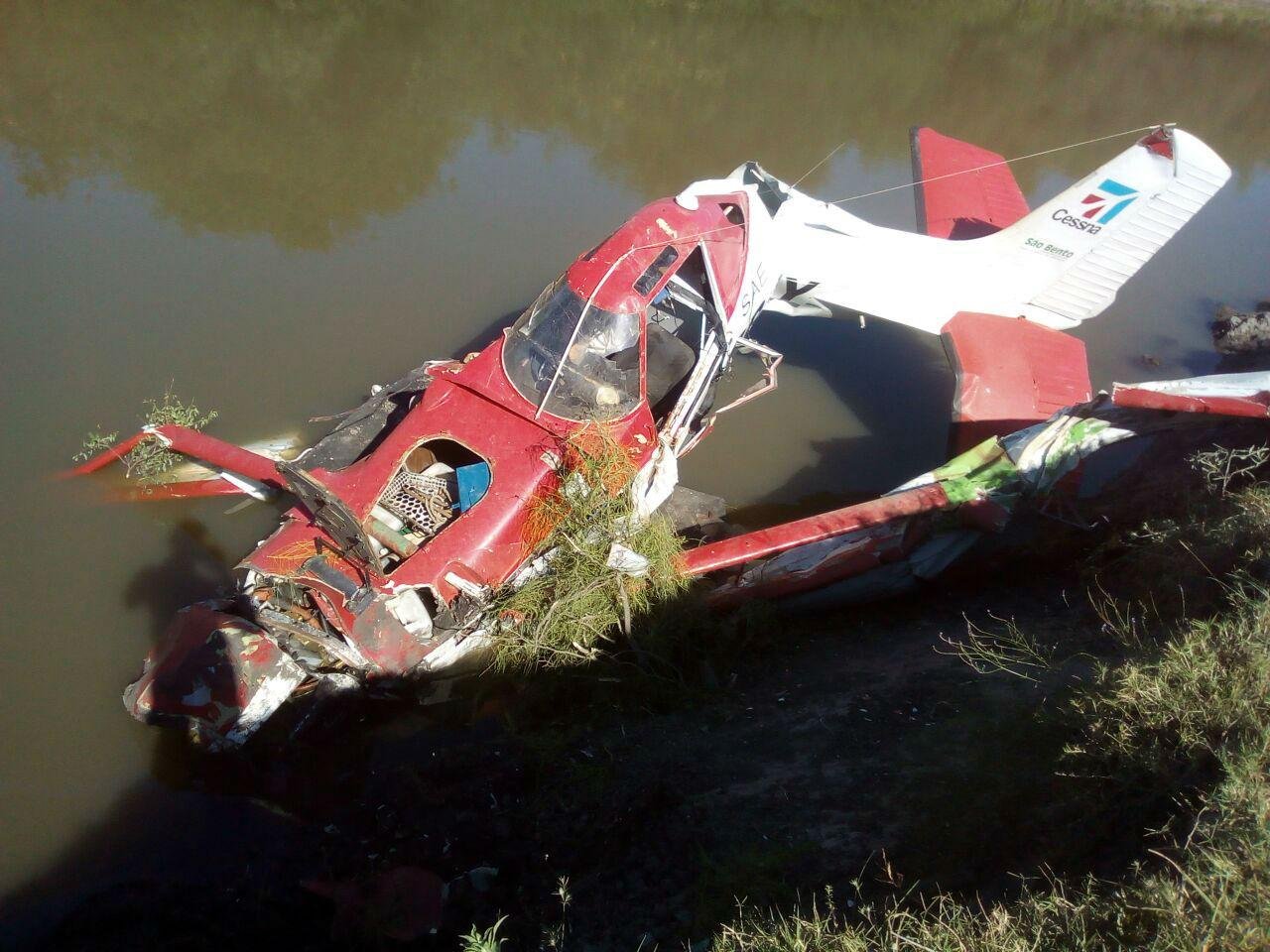 Piloto morreu e tripulante ficou ferido em queda de avi&atilde;o em uma fazenda de Dom Pedrito