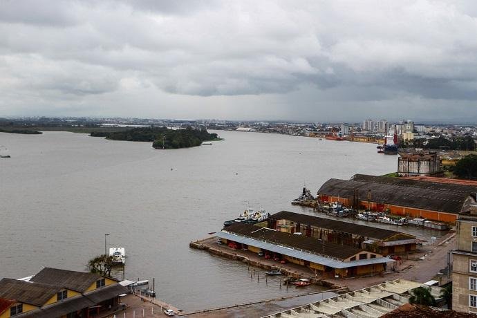 Capital deve ter temporal a partir da tarde desta segunda