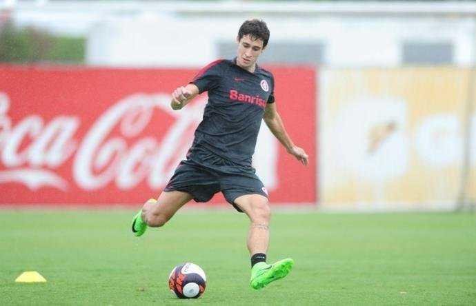 Volante, Rodrigo Dourado