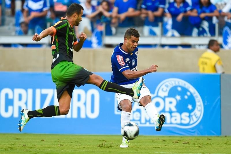 Gr&ecirc;mio deve ficar com Alisson na troca por Edilson com Cruzeiro 