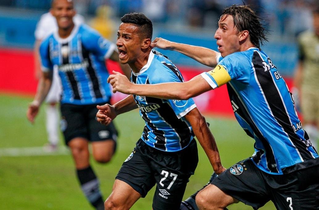 Gr&ecirc;mio faz proposta para diminuir sal&aacute;rio de C&iacute;cero 