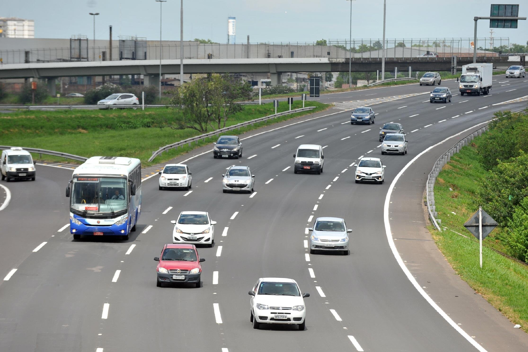 Freeway registra movimento acima do normal nesta quinta-feira