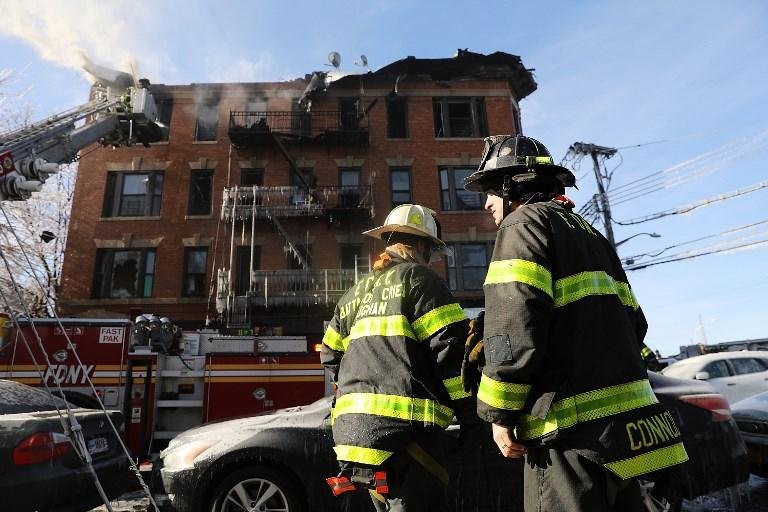 Novo inc&ecirc;ndio em Nova York deixa 16 feridos 