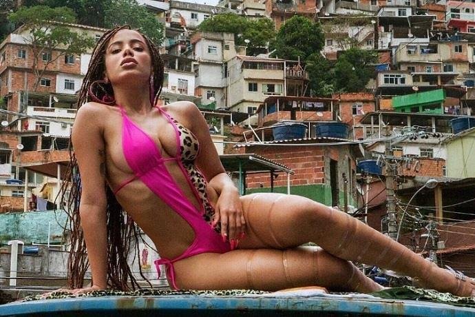Anitta diz considerar-se feminista: Tento fazer a minha parte 