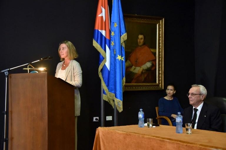 Federica Mogherini desaprovou pol&iacute;tica adorada por Donald Trump contra ilha