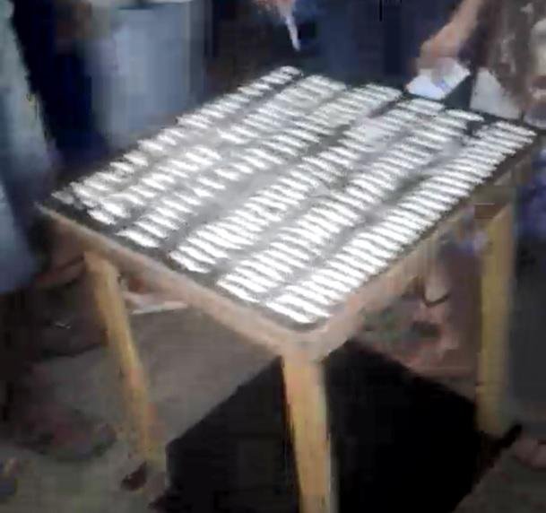Ao menos 12 detentos foram gravados usando coca&iacute;na dentro do Central	
