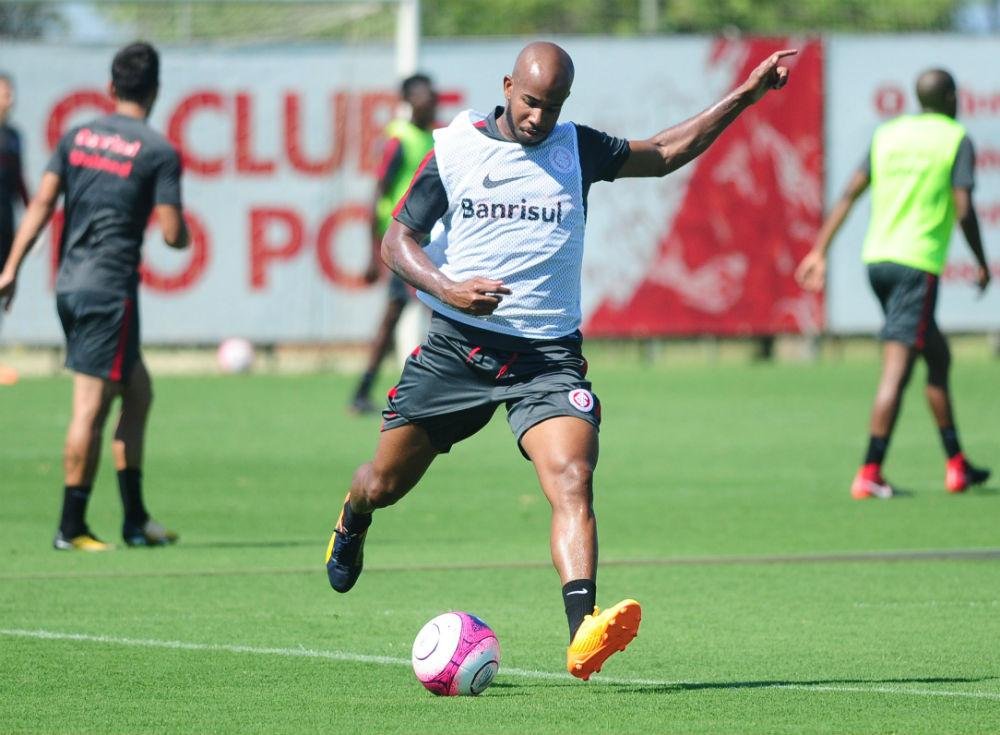 Patrick revelou que pode atuar em qualquer fun&ccedil;&atilde;o do meio de campo