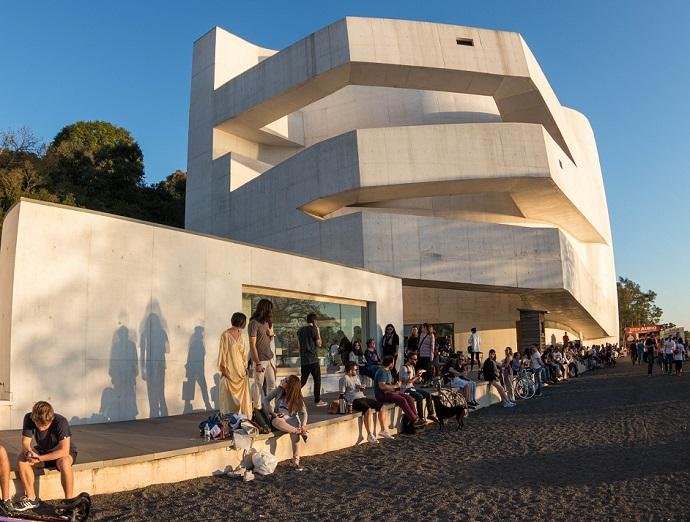 Funda&ccedil;&atilde;o Iber&ecirc; Camargo inicia programa&ccedil;&atilde;o de 2018 neste fim de semana