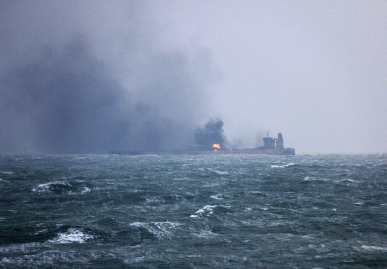 Navio-tanque transportava 136 mil toneladas de hidrocarbonetos leves